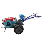 ট্র্যাক্টরের পিছনে হাঁটুন